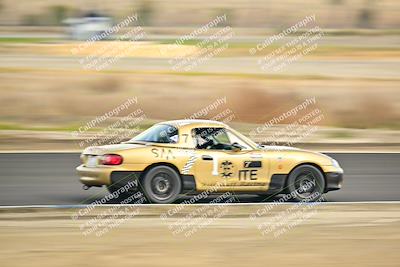 media/Jan-26-2025-CalClub SCCA (Sun) [[cfcea7df88]]/Group 4/Race/